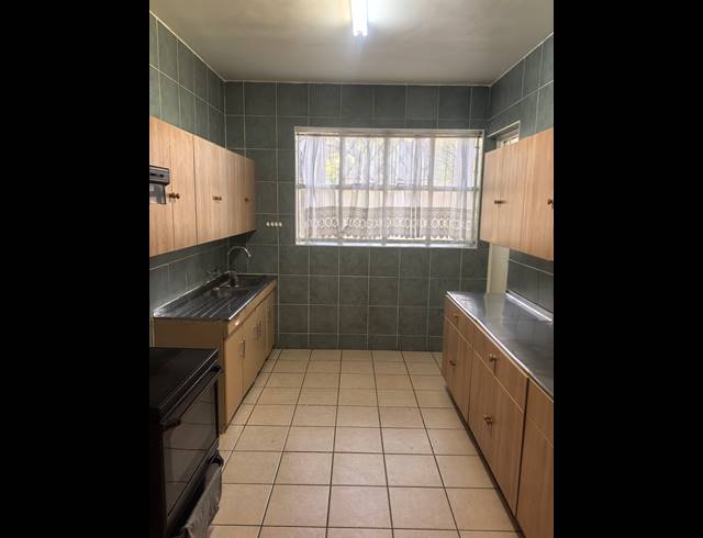 3 BEDROOM APARTMENT TO LET IN PARKTOWN